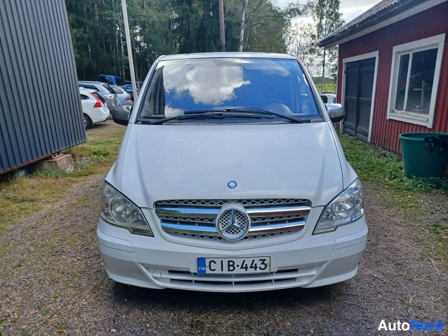 Valkoinen Mercedes-Benz Vito 110 CDI 2011, edestä, kuva 6