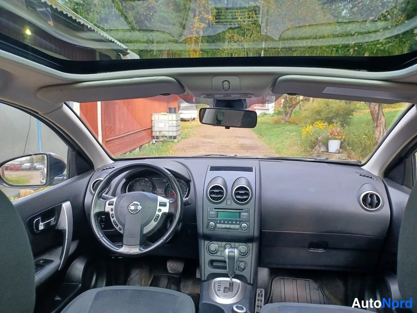 Beige Nissan Qashqai+2 2011, ohjaamo, kuva 15