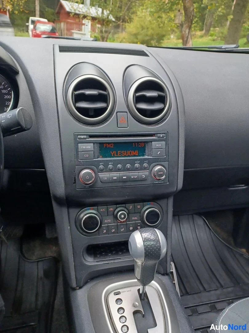 Beige Nissan Qashqai+2 2011, yksityiskohta, kuva 20