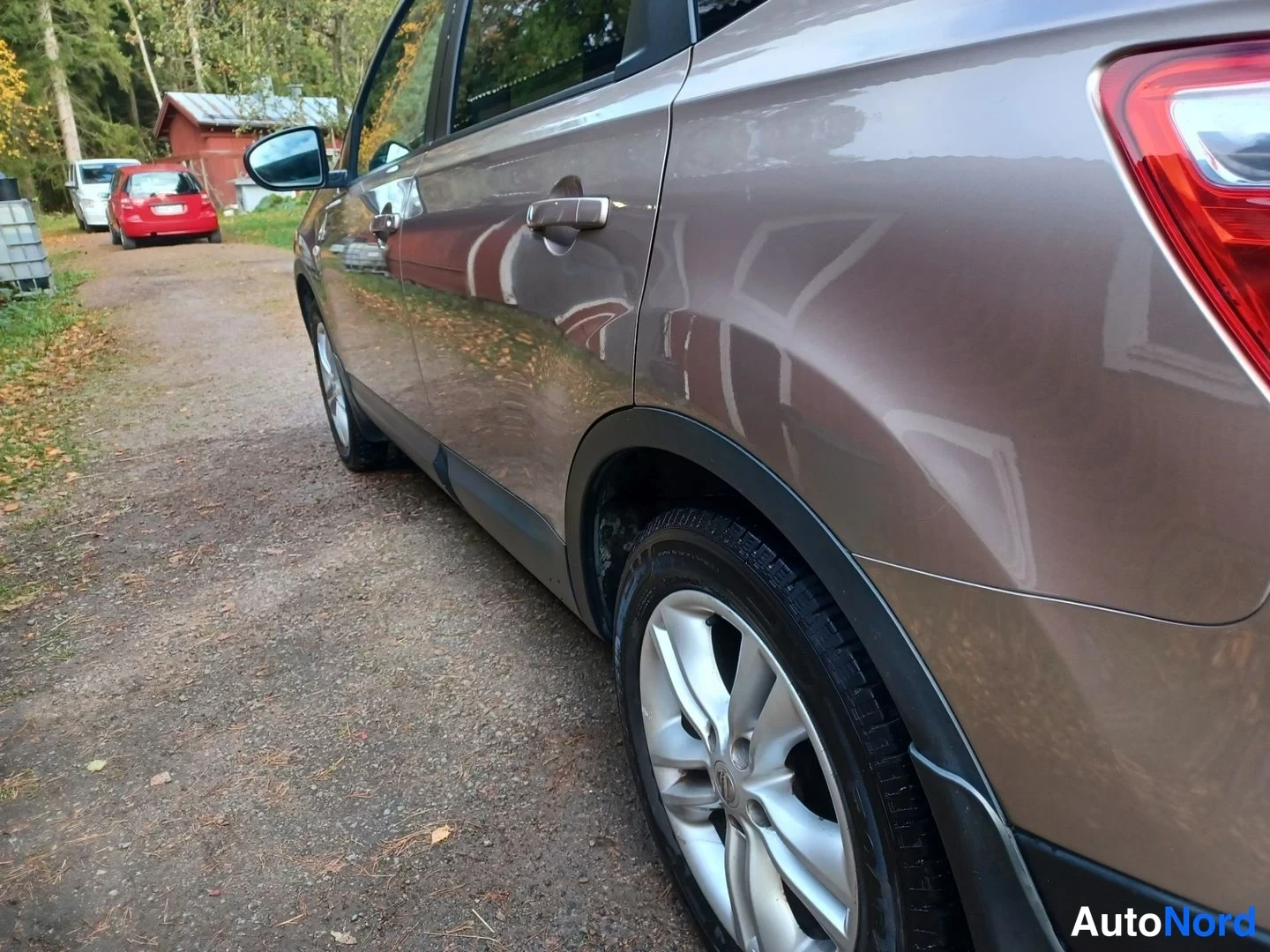 Beige Nissan Qashqai+2 2011, takaviisto, kuva 12