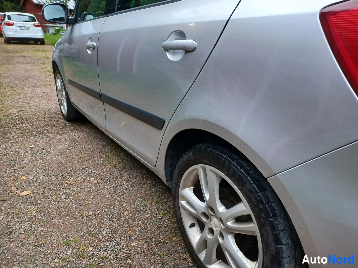 Harmaa Skoda Fabia 2009, takaviisto, kuva 12