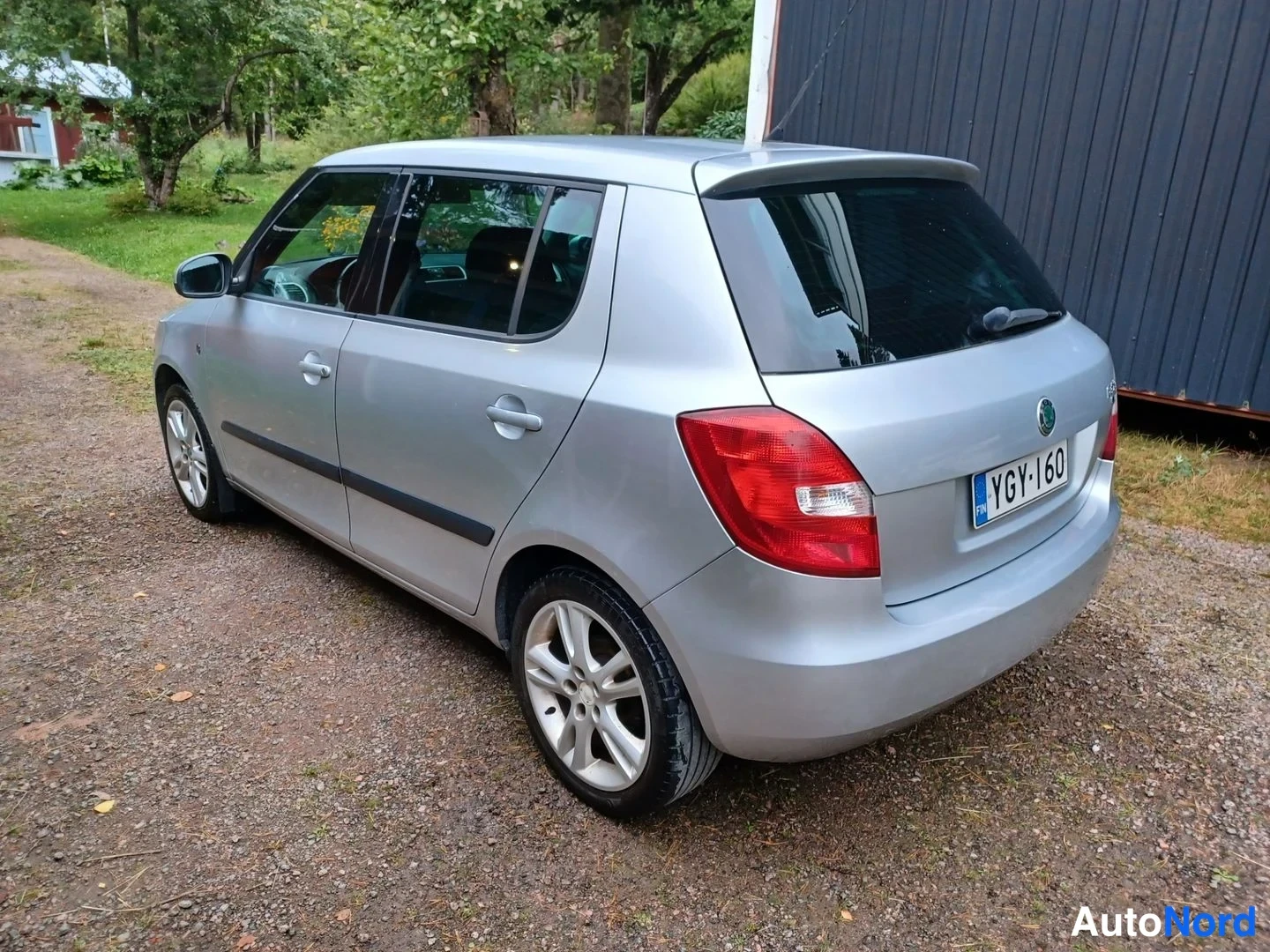 Harmaa Skoda Fabia 2009, takaviisto, kuva 10