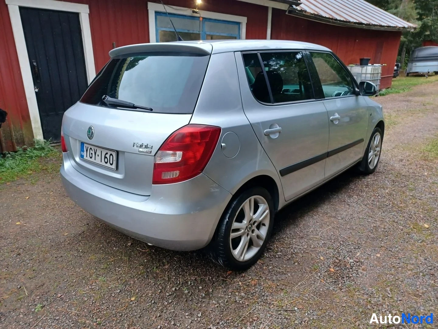 Harmaa Skoda Fabia 2009, takaviisto, kuva 9