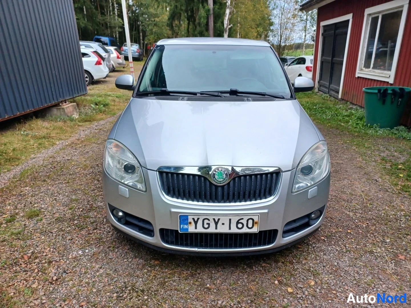 Harmaa Skoda Fabia 2009, edestä, kuva 8