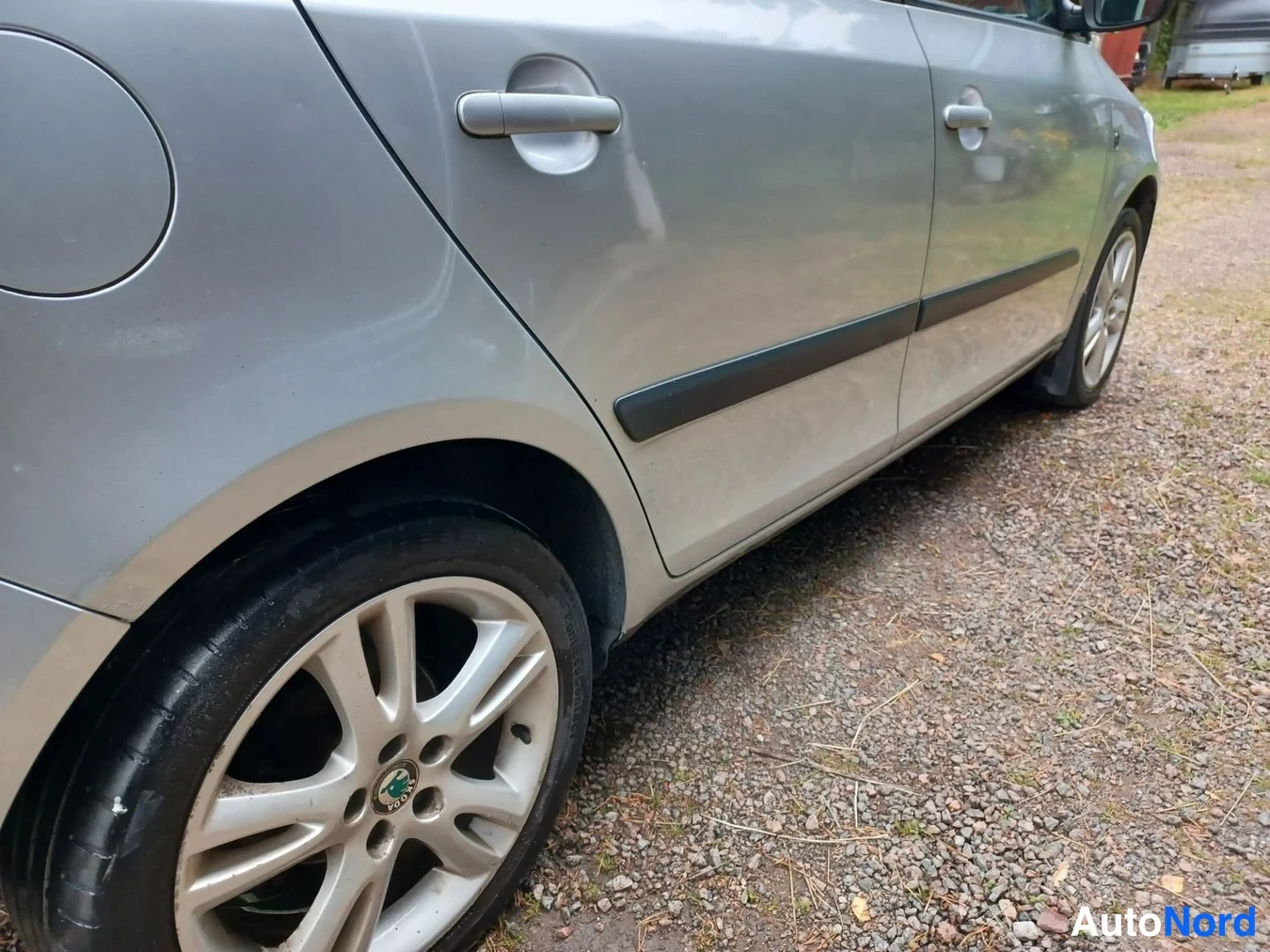 Harmaa Skoda Fabia 2009, takaviisto, kuva 11