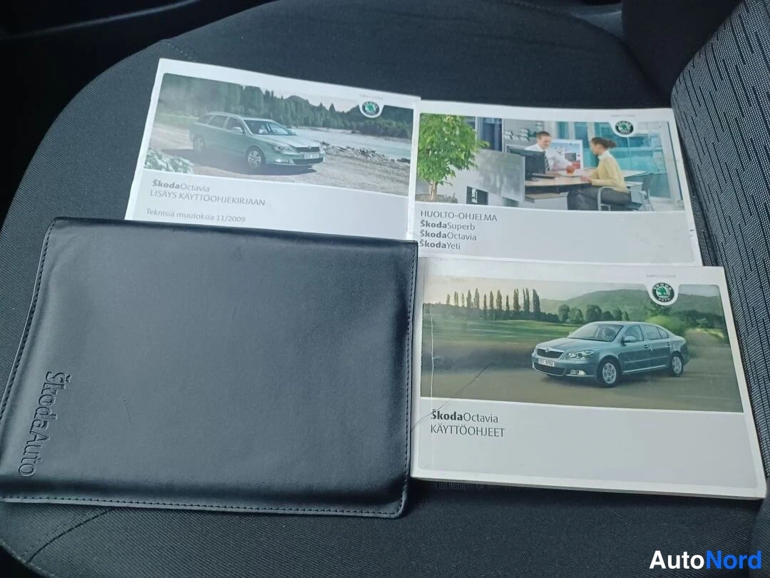 Harmaa Skoda Octavia 2010, asiakirja, kuva 16