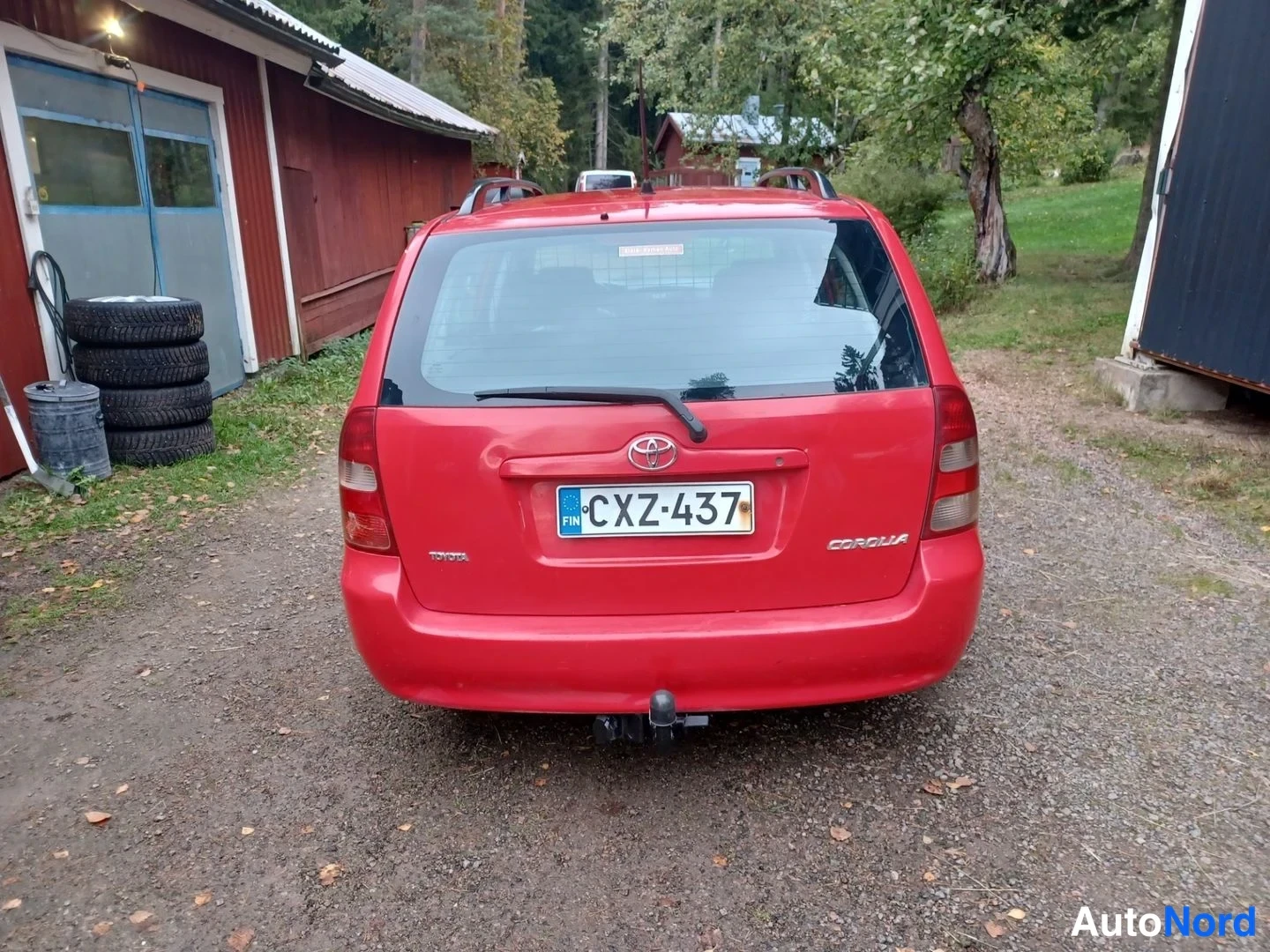 Punainen Toyota Corolla 2004, takaa, kuva 9