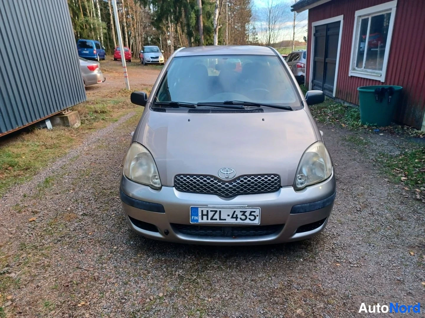 Harmaa Toyota Yaris 2003, edestä, kuva 5