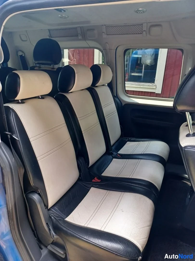 Sininen Volkswagen Caddy 2011, takaistuimet, kuva 14