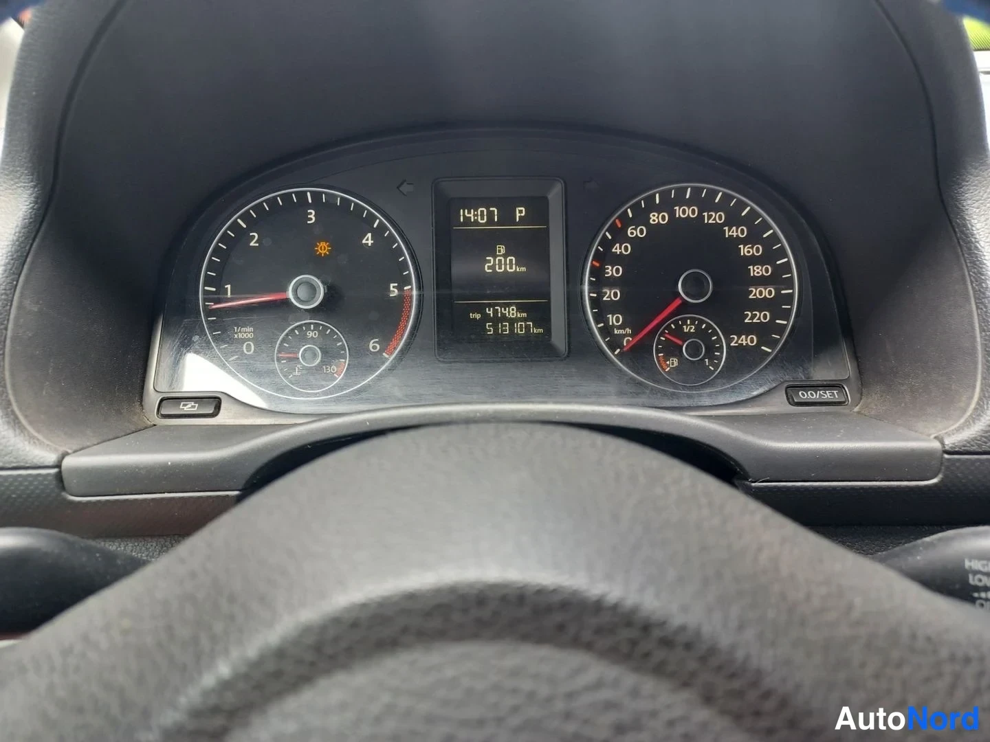 Sininen Volkswagen Caddy 2011, yksityiskohta, kuva 19