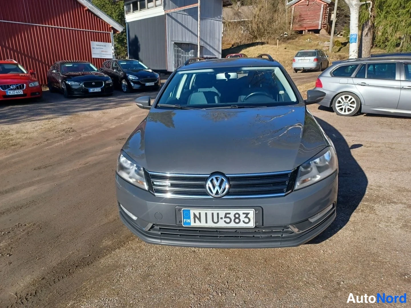 Harmaa Volkswagen Passat Variant 2013, edestä, kuva 4