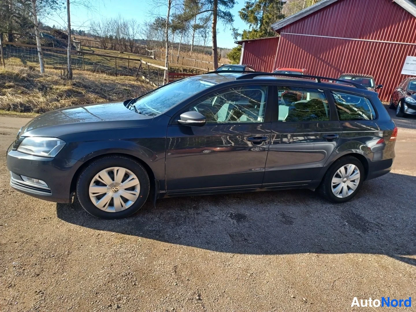 Harmaa Volkswagen Passat Variant 2013, etuviisto, keula vasemmalle, kuva 2