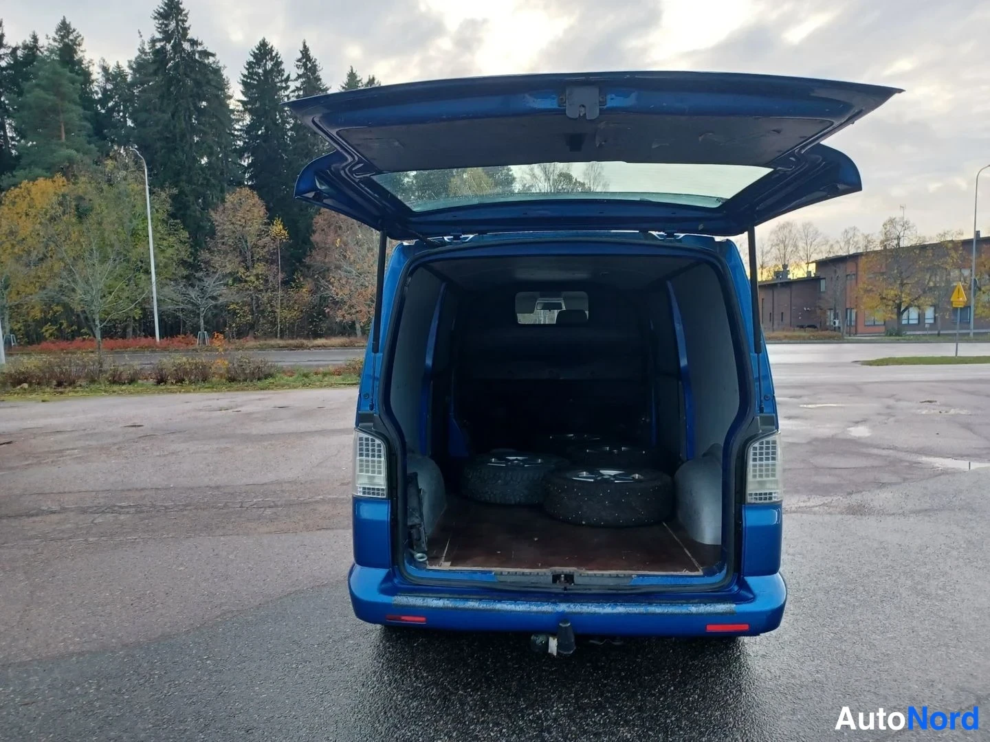 Sininen Volkswagen Transporter 2006, takaa, kuva 14
