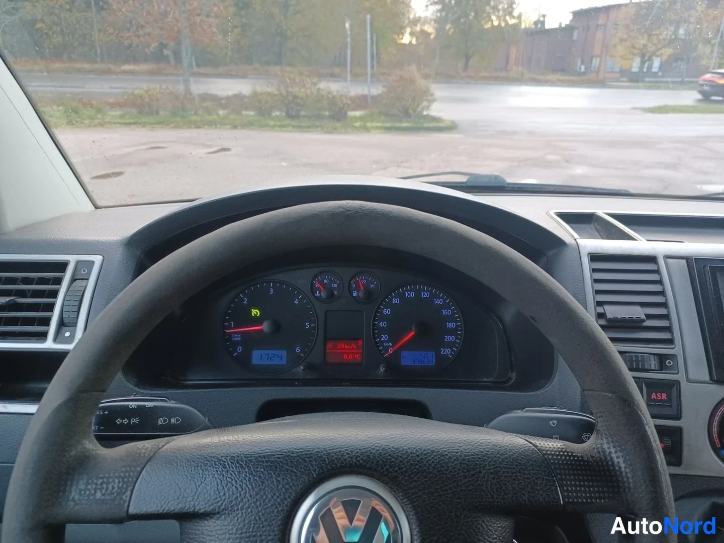 Sininen Volkswagen Transporter 2006, yksityiskohta, kuva 20