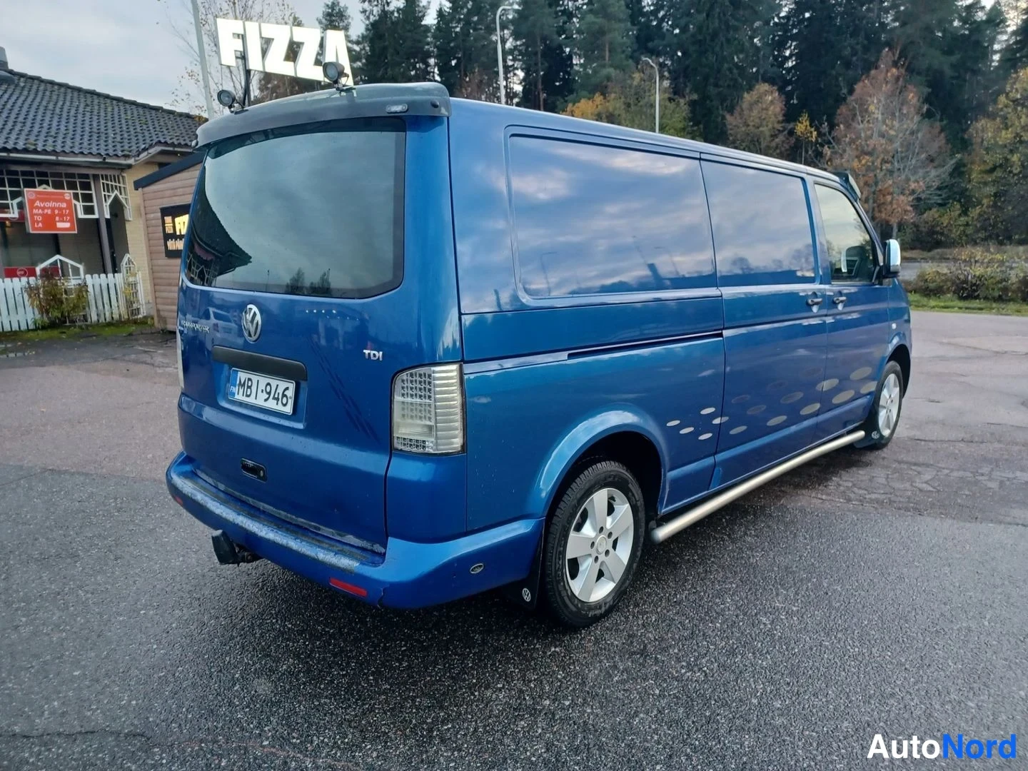 Sininen Volkswagen Transporter 2006, takaviisto, kuva 10