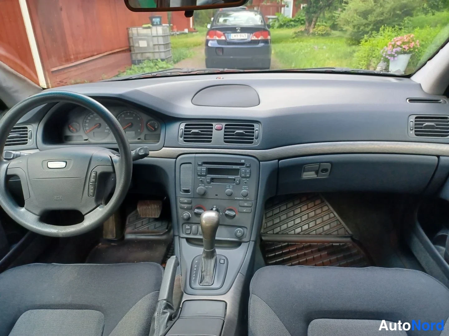 Punainen Volvo S80 2000, ohjaamo, kuva 13