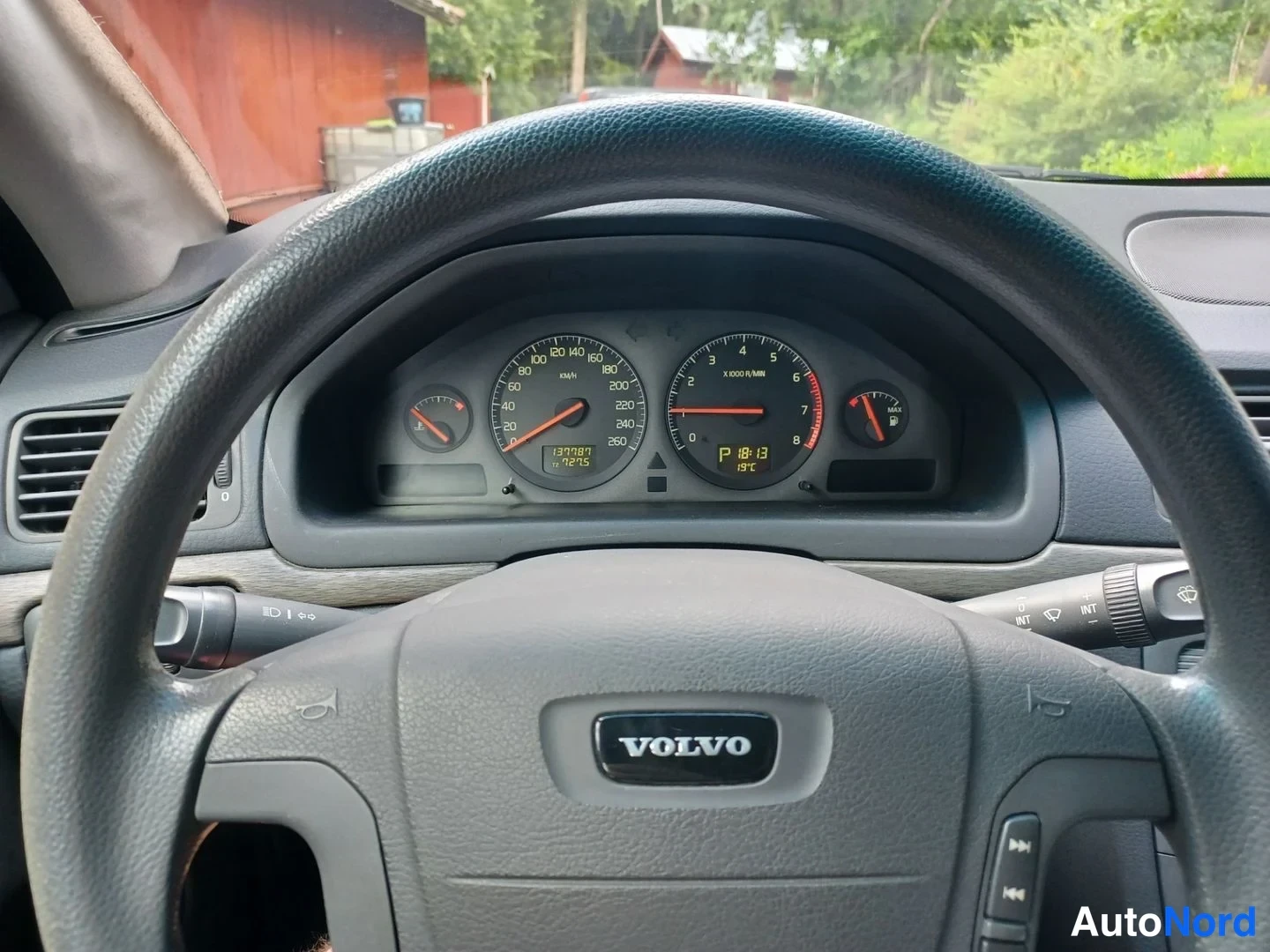 Punainen Volvo S80 2000, yksityiskohta, kuva 19