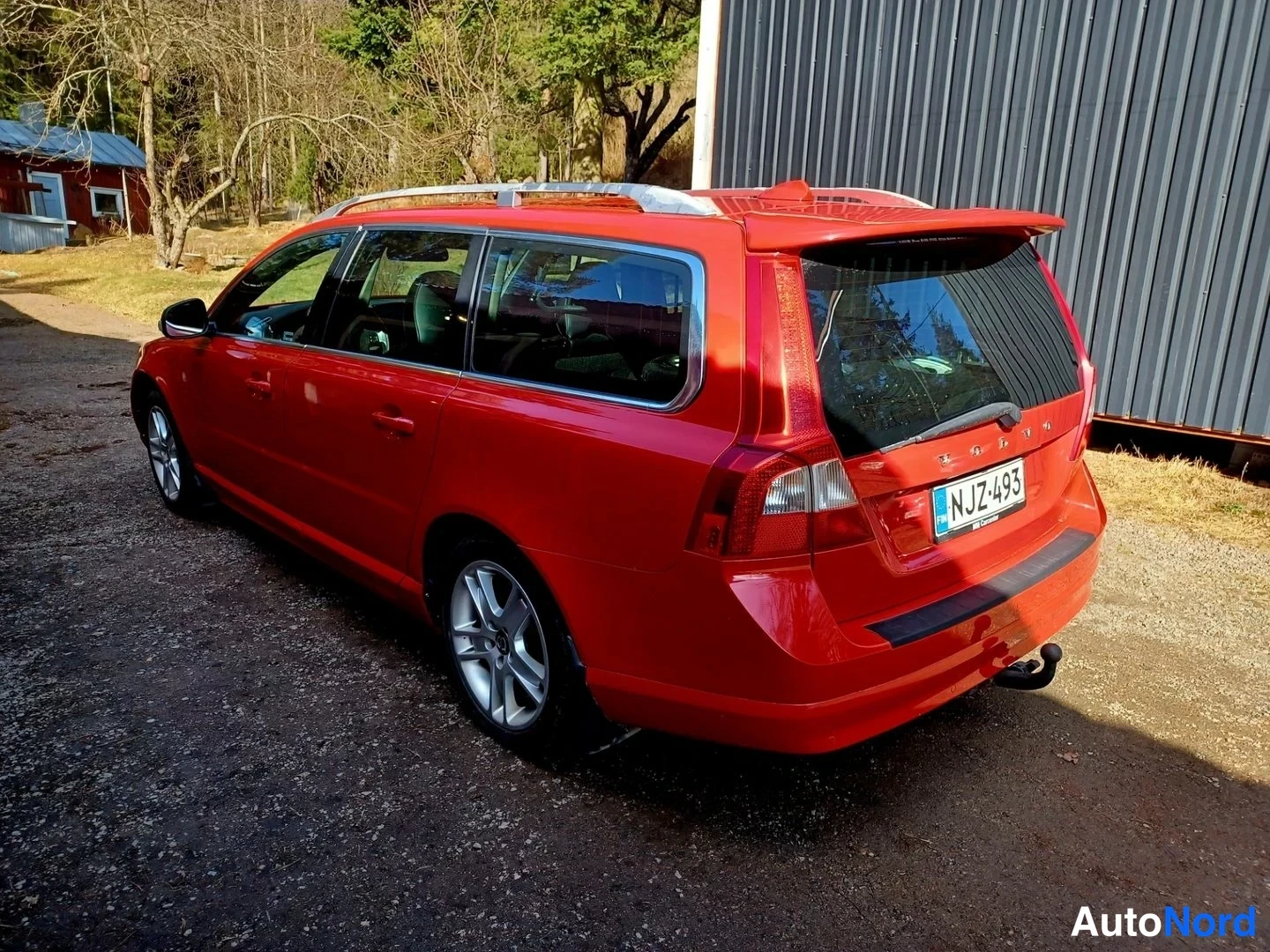 Punainen Volvo V70 2008, takaviisto, kuva 10