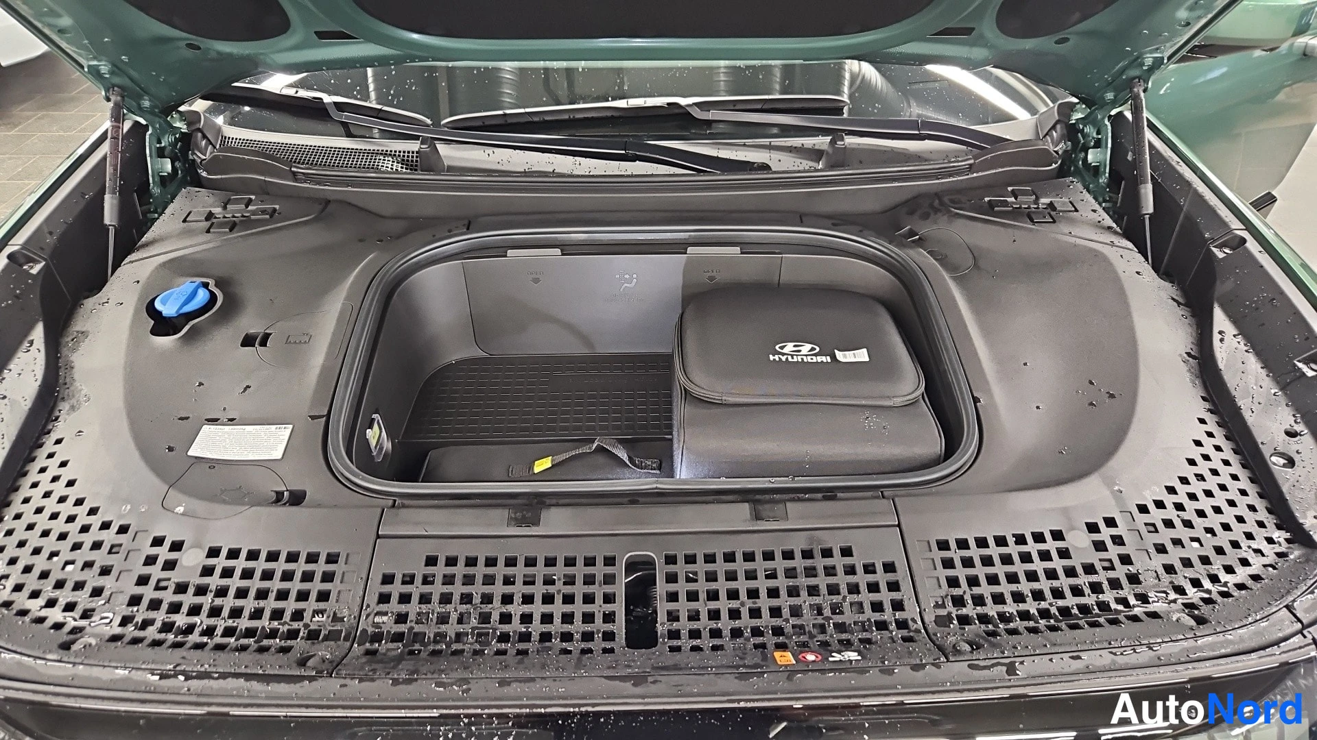 Vihreä Hyundai IONIQ 9 2026, moottoritila, kuva 18