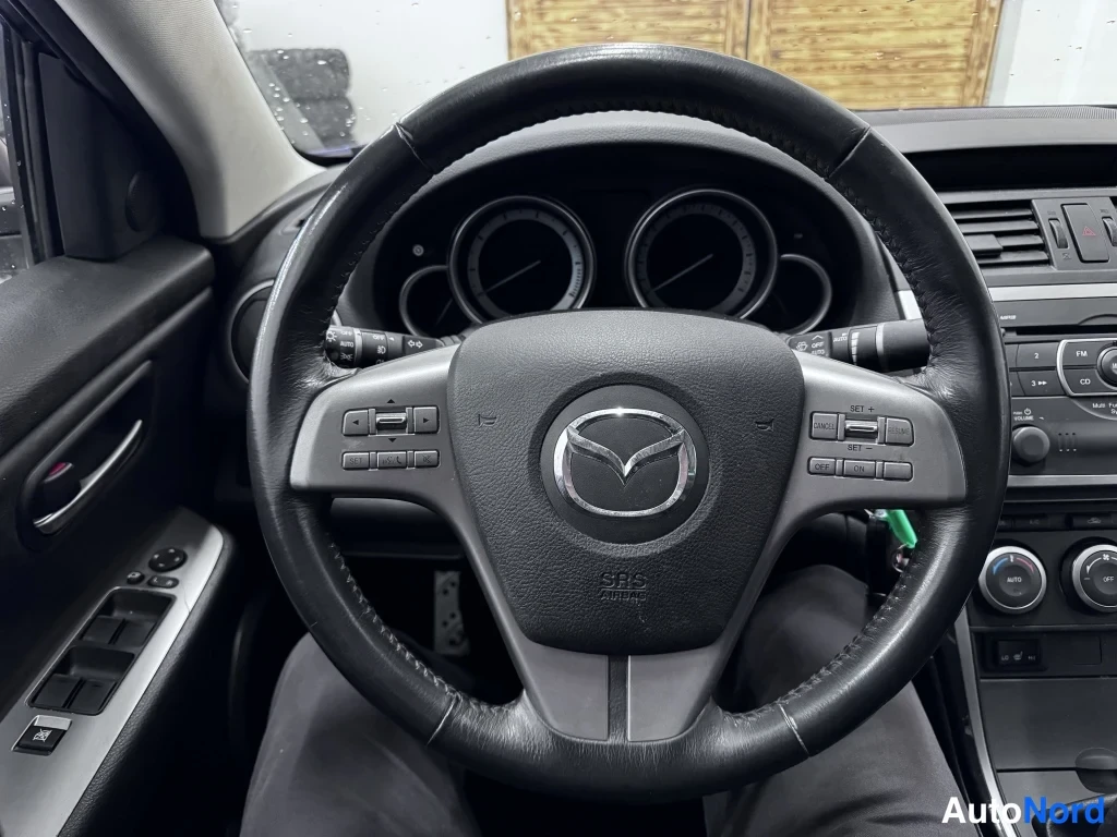 Sininen Mazda 6 2010, yksityiskohta, kuva 13