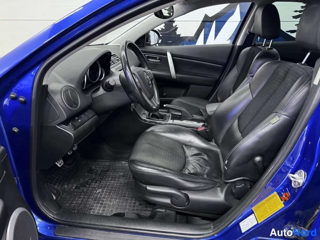 Sininen Mazda 6 2010, ohjaamo, kuva 7