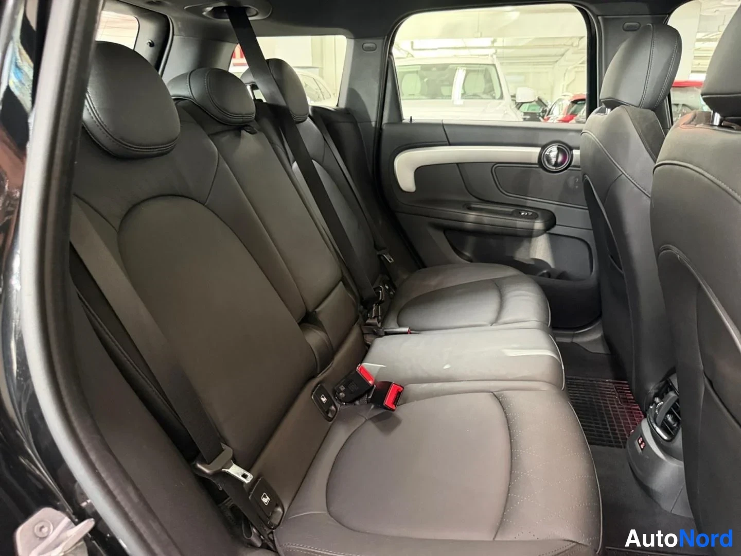 Musta Mini Countryman Cooper SE ALL4 2023, takaistuimet, kuva 19