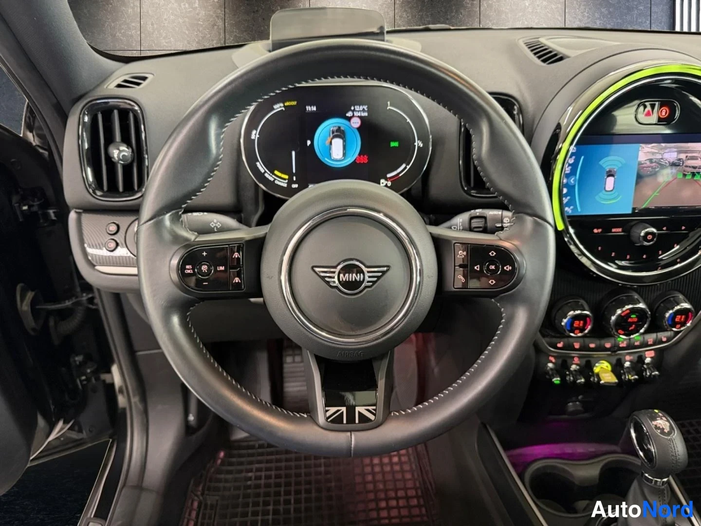 Musta Mini Countryman Cooper SE ALL4 2023, ohjaamo, kuva 14