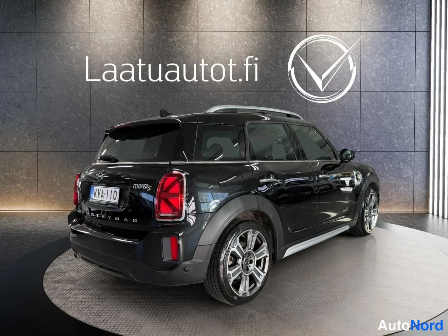 Musta Mini Countryman Cooper SE ALL4 2023, takaviisto, kuva 6