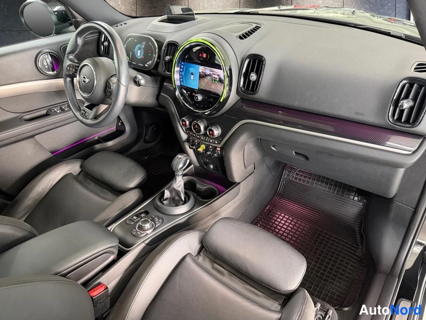 Musta Mini Countryman Cooper SE ALL4 2023, ohjaamo, kuva 10