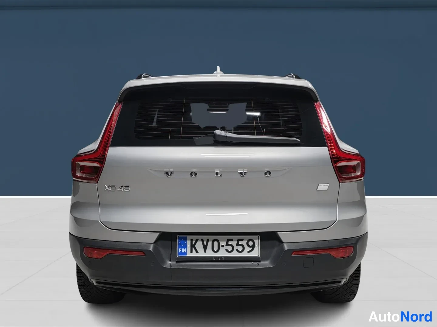 Harmaa Volvo XC40 2024, takaa, kuva 7