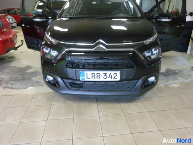 Musta Citroen C3 2023, edestä, kuva 3