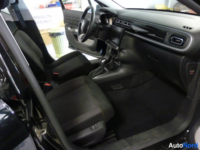 Musta Citroen C3 2023, ohjaamo, kuva 5