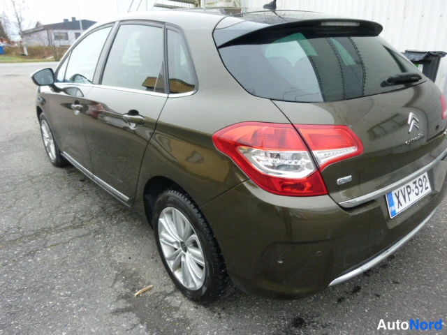 Ruskea Citroen C4 2014, takaviisto, kuva 3