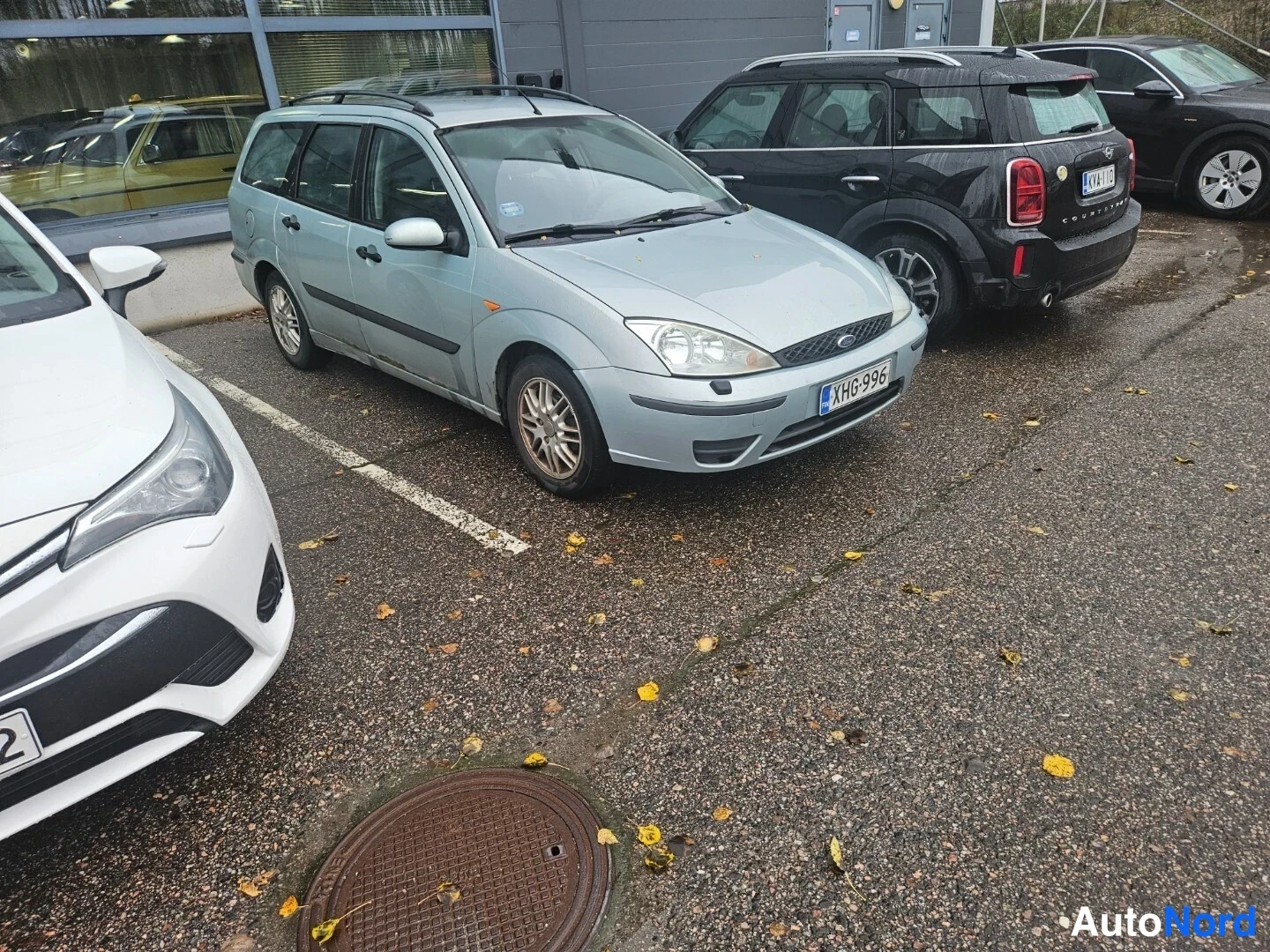 Hopea Ford Focus 2004, etuviisto, keula oikealle, kuva 2