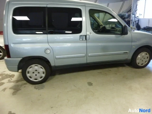 Hopea Citroen Berlingo 2004, takaviisto, kuva 3