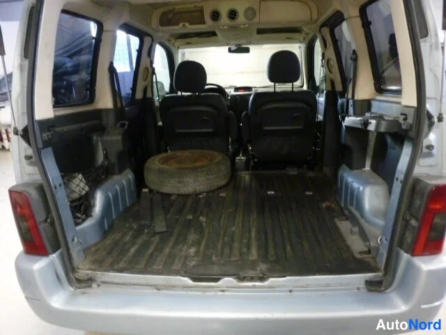 Hopea Citroen Berlingo 2004, tavaratila, kuva 7