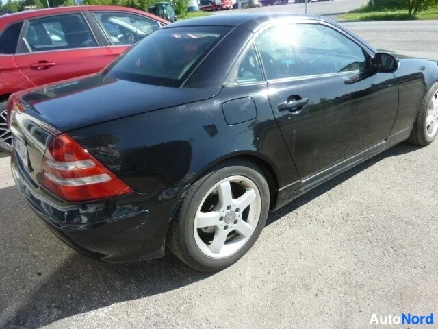 Musta Mercedes-Benz SLK 230 2001, takaviisto, kuva 4