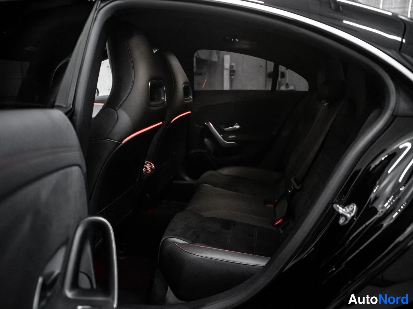Musta Mercedes-Benz CLA 220 4MATIC 2020, takaistuimet, kuva 14