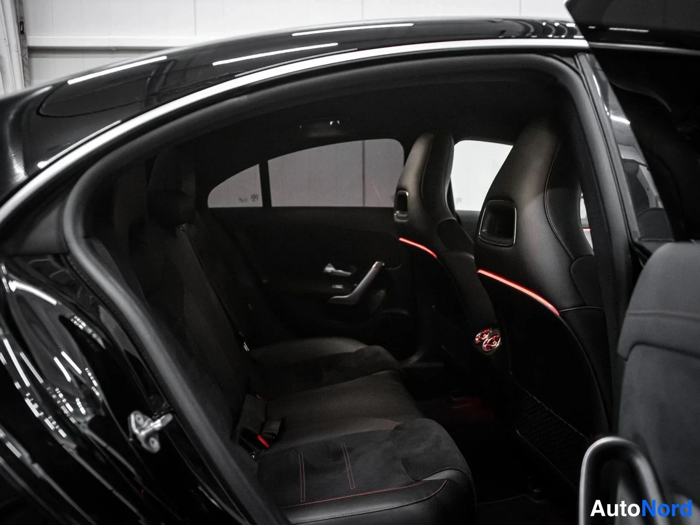 Musta Mercedes-Benz CLA 220 4MATIC 2020, takaistuimet, kuva 13