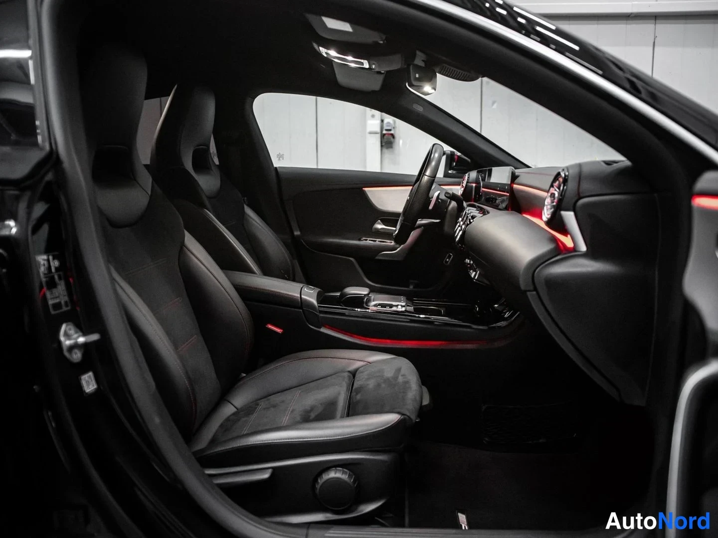 Musta Mercedes-Benz CLA 220 4MATIC 2020, etuistuimet, kuva 12