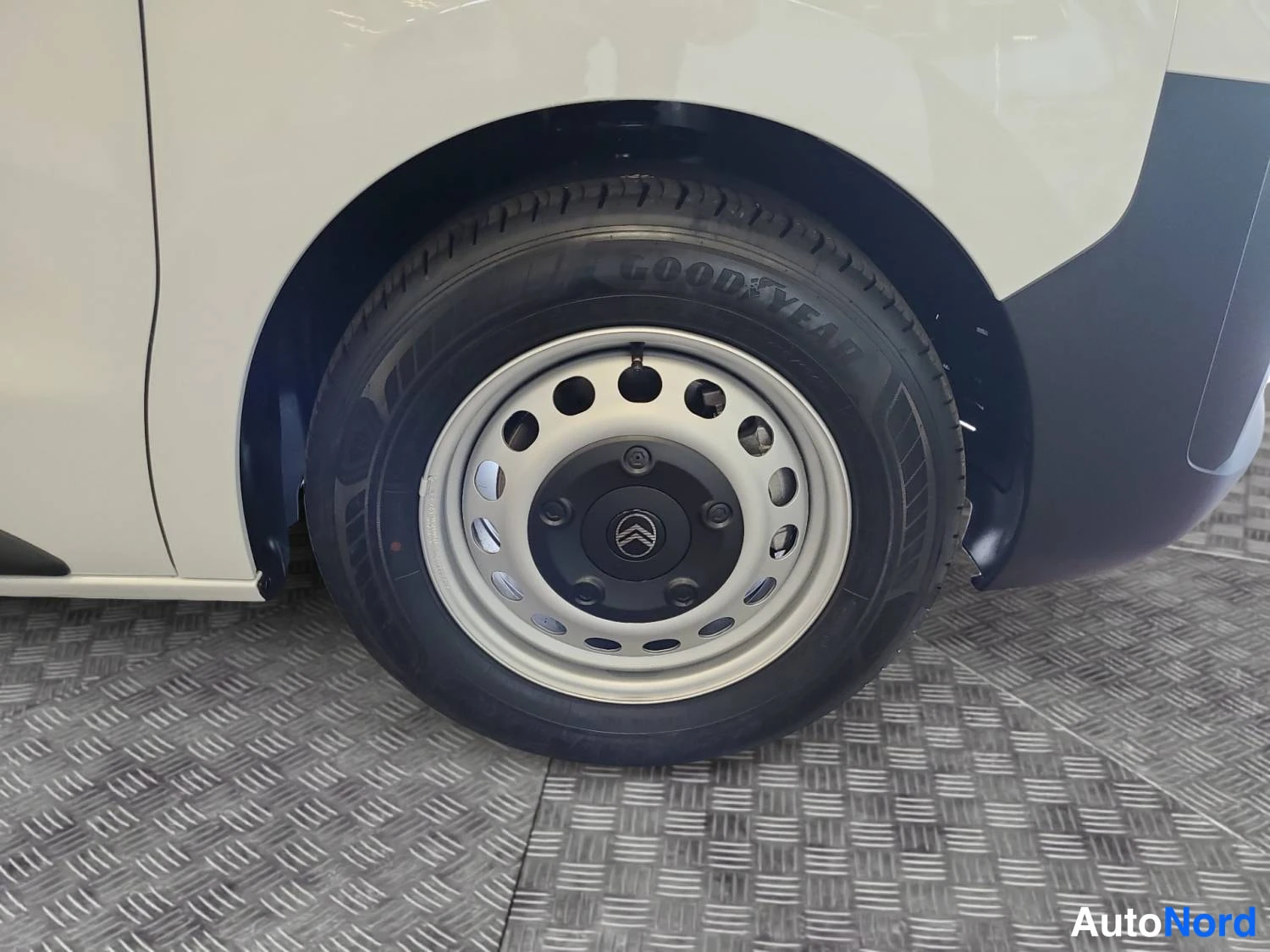 Valkoinen Citroen Jumpy 2026, yksityiskohta, kuva 14