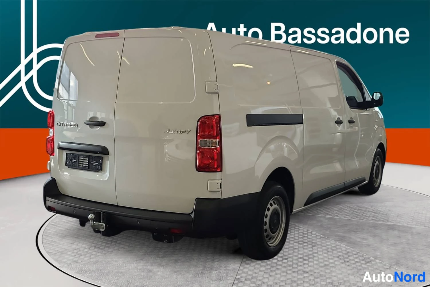 Valkoinen Citroen Jumpy 2026, takaviisto, kuva 7