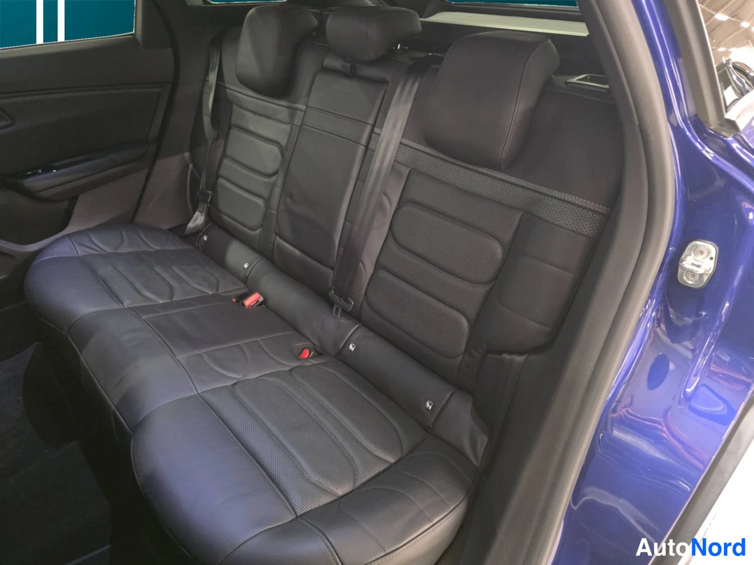 Sininen Citroen C5 x 2023, takaistuimet, kuva 14