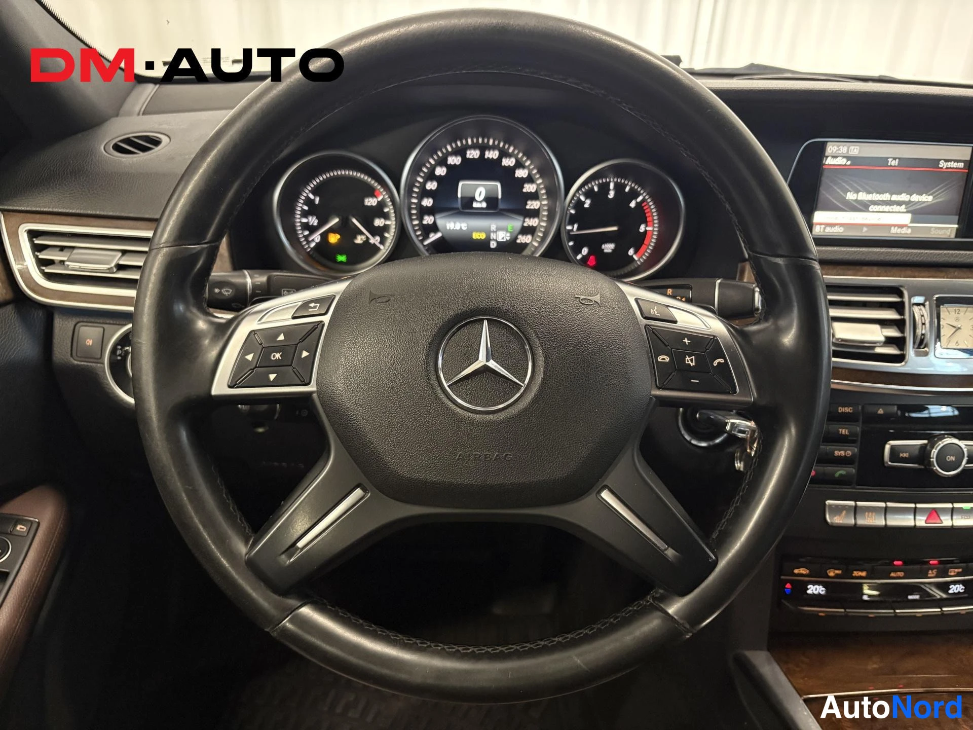 Musta Mercedes-Benz E 200 d 2014, yksityiskohta, kuva 21