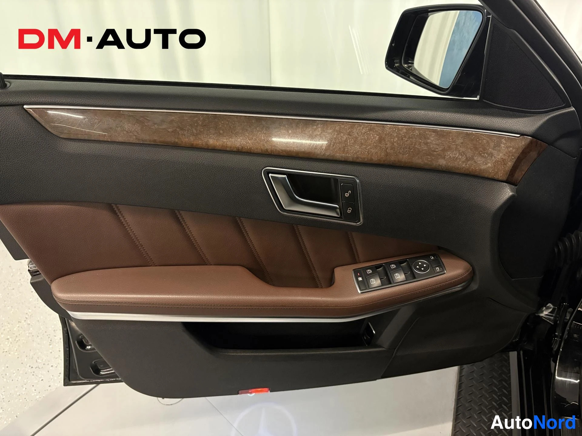 Musta Mercedes-Benz E 200 d 2014, yksityiskohta, kuva 24