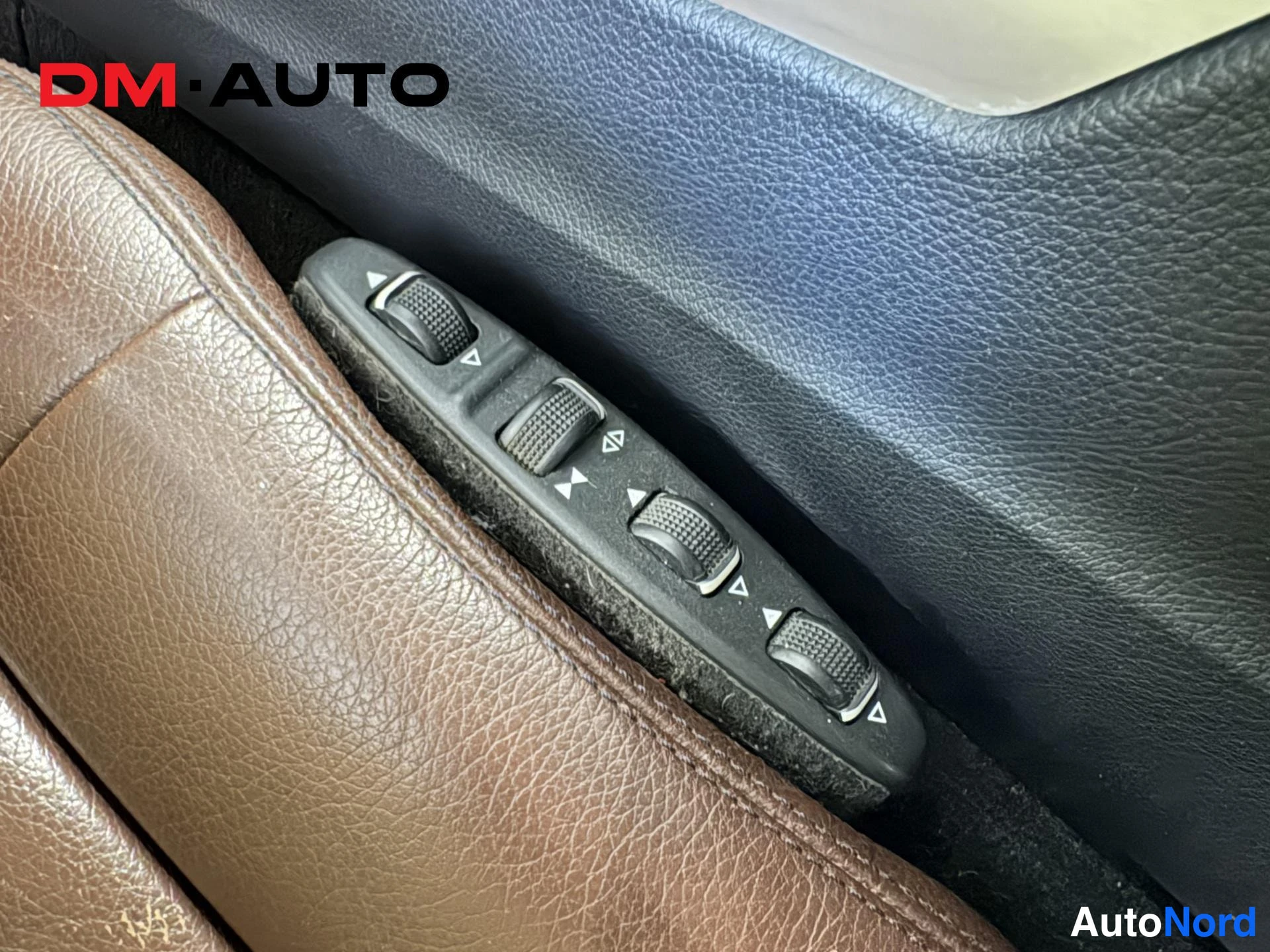 Musta Mercedes-Benz E 200 d 2014, yksityiskohta, kuva 25