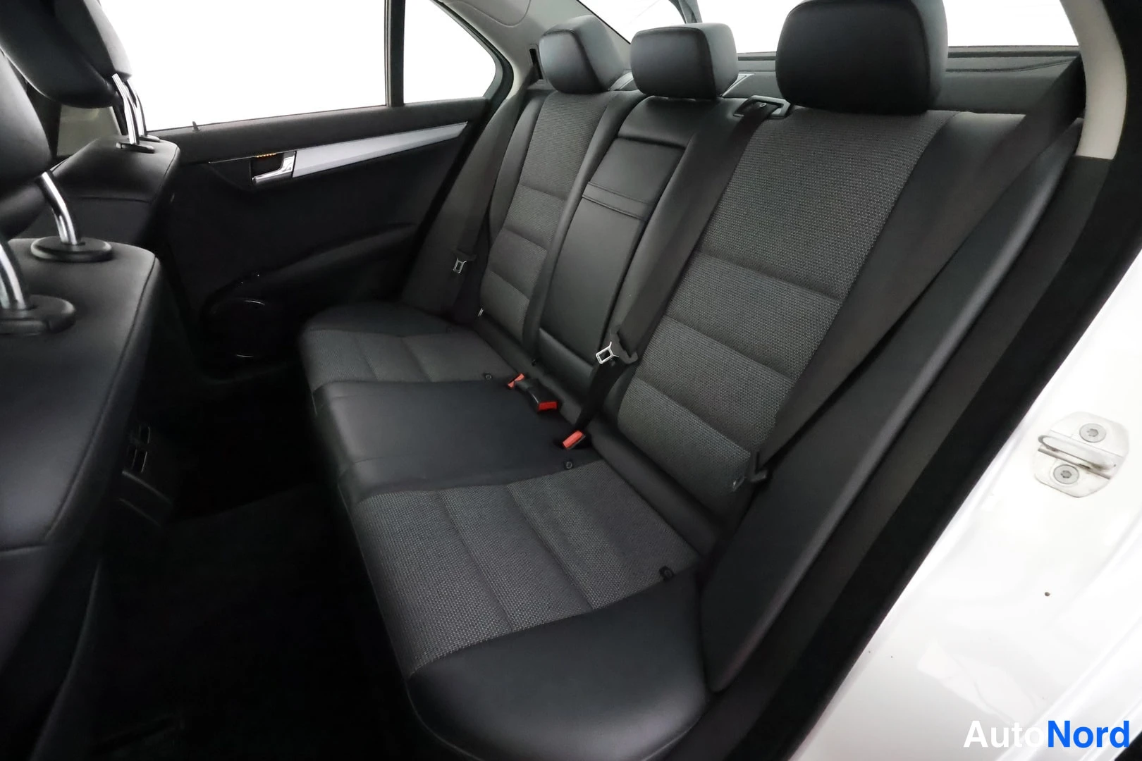 Hopea Mercedes-Benz C 220 CDI 2007, takaistuimet, kuva 20