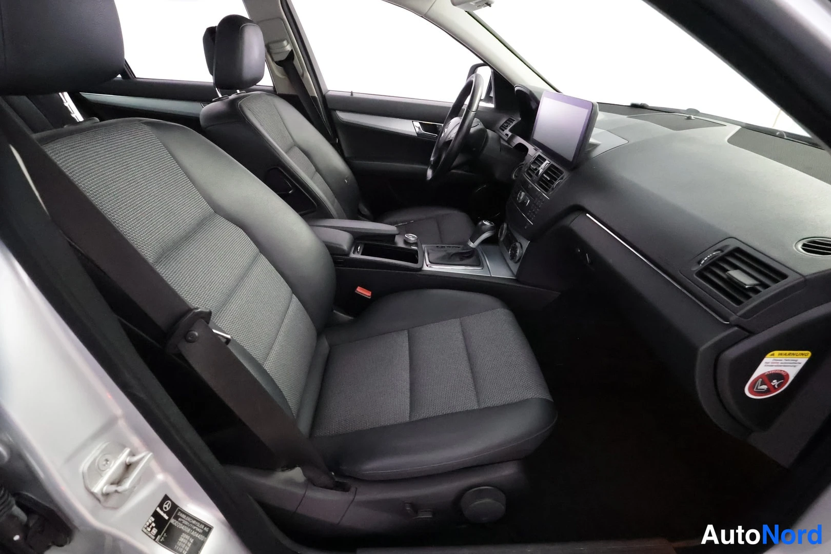 Hopea Mercedes-Benz C 220 CDI 2007, etuistuimet, kuva 13