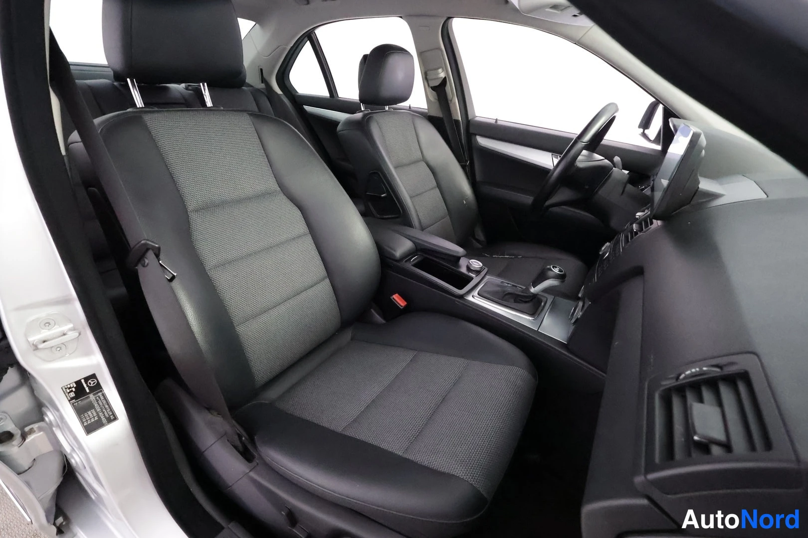 Hopea Mercedes-Benz C 220 CDI 2007, etuistuimet, kuva 14