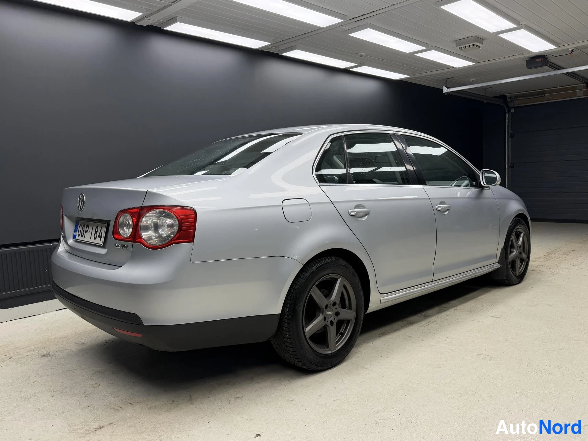 Hopea Volkswagen Jetta 2006, takaviisto, kuva 5